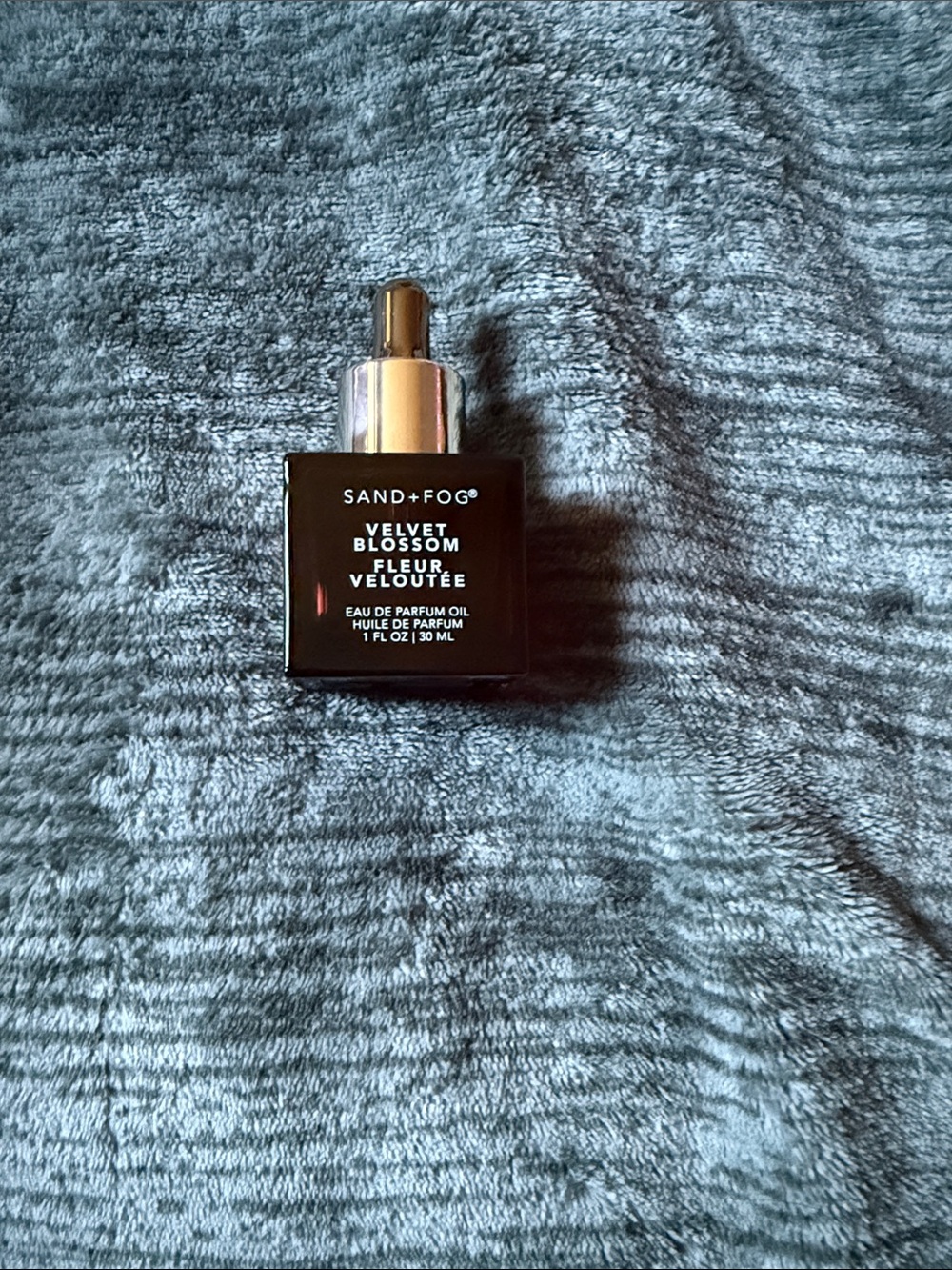SAND+FOG Velvet Blossom Perfume Oil dropper